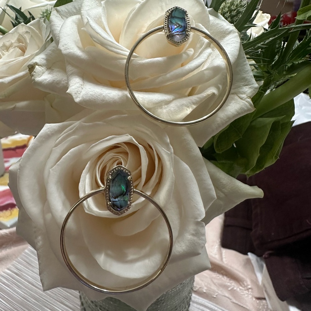Kendra Scott Medium Circle Earrings and Abalone glass stone